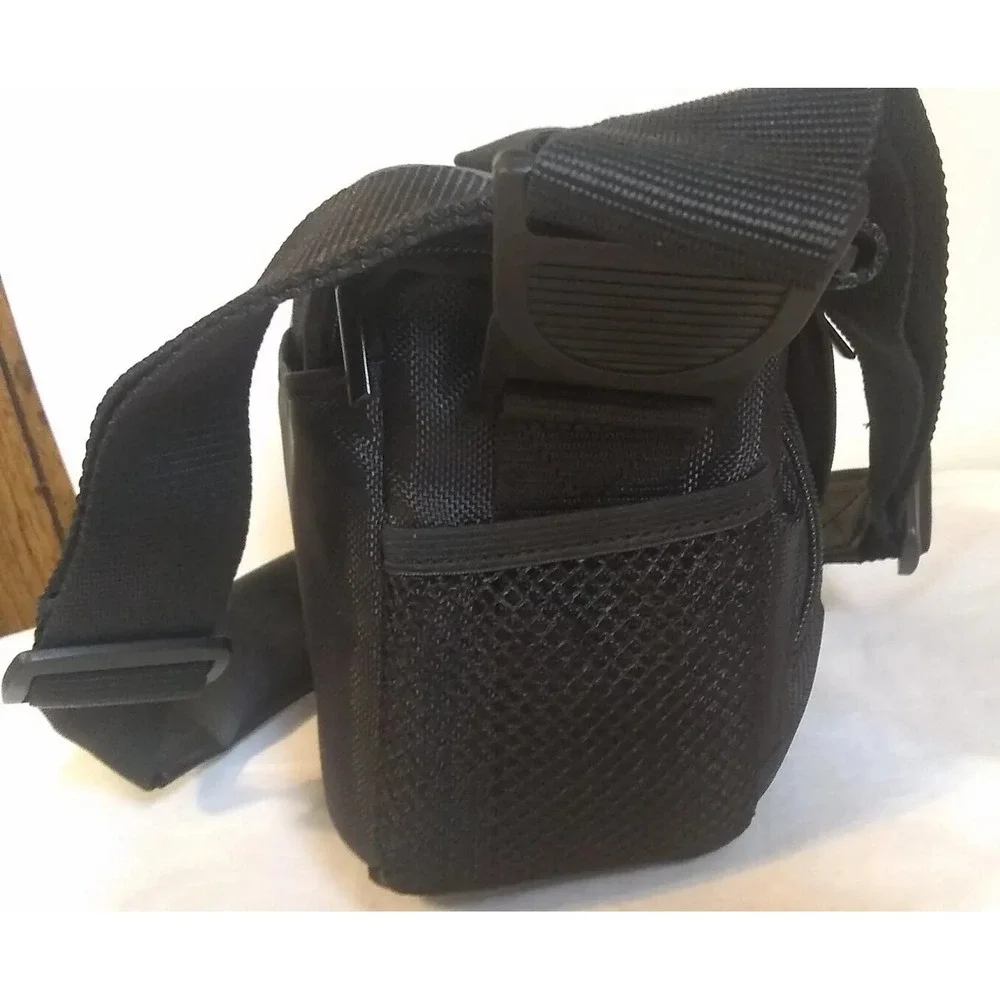 Camera‎ Bag Black Adjustable Removeable Strap Zip Divider 6 Various Type Pockets